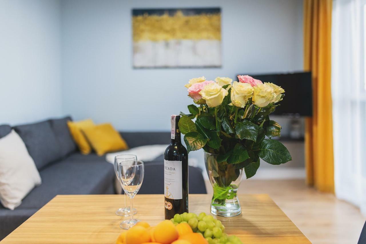 Okecie Airport Studio Bakalarska 2 P&O Serviced Apartments Варшава Екстериор снимка